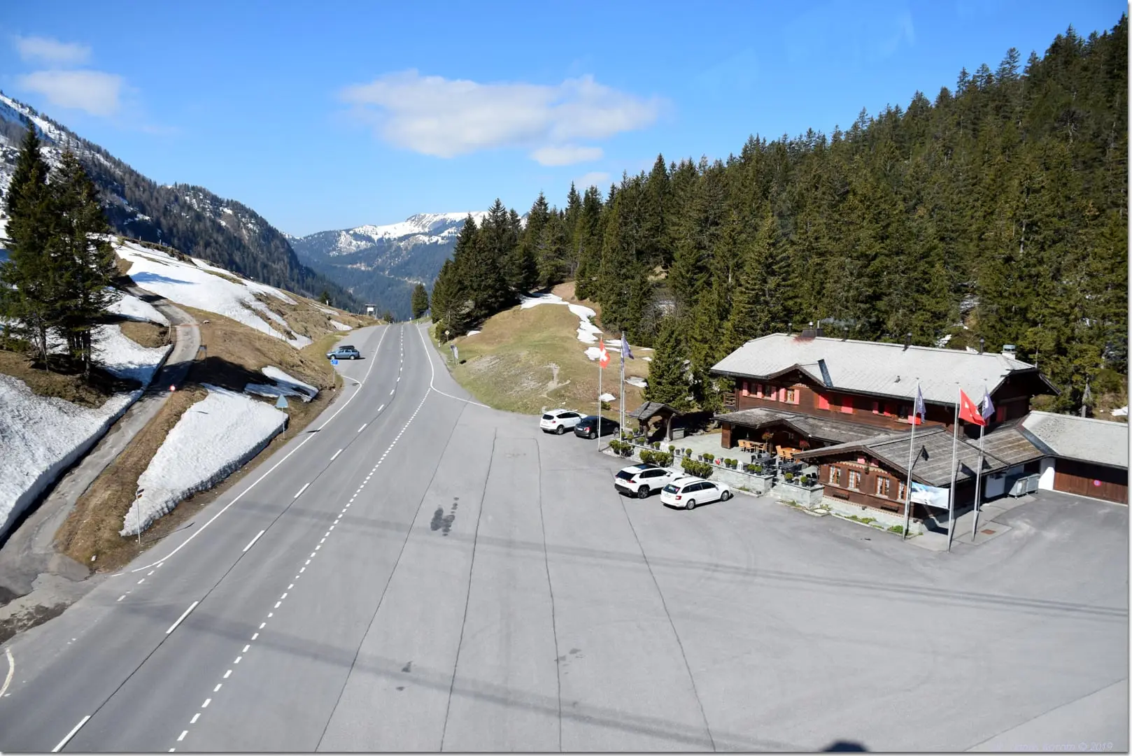 Passstraße am Col du Pillon und Chalet-Restaurant